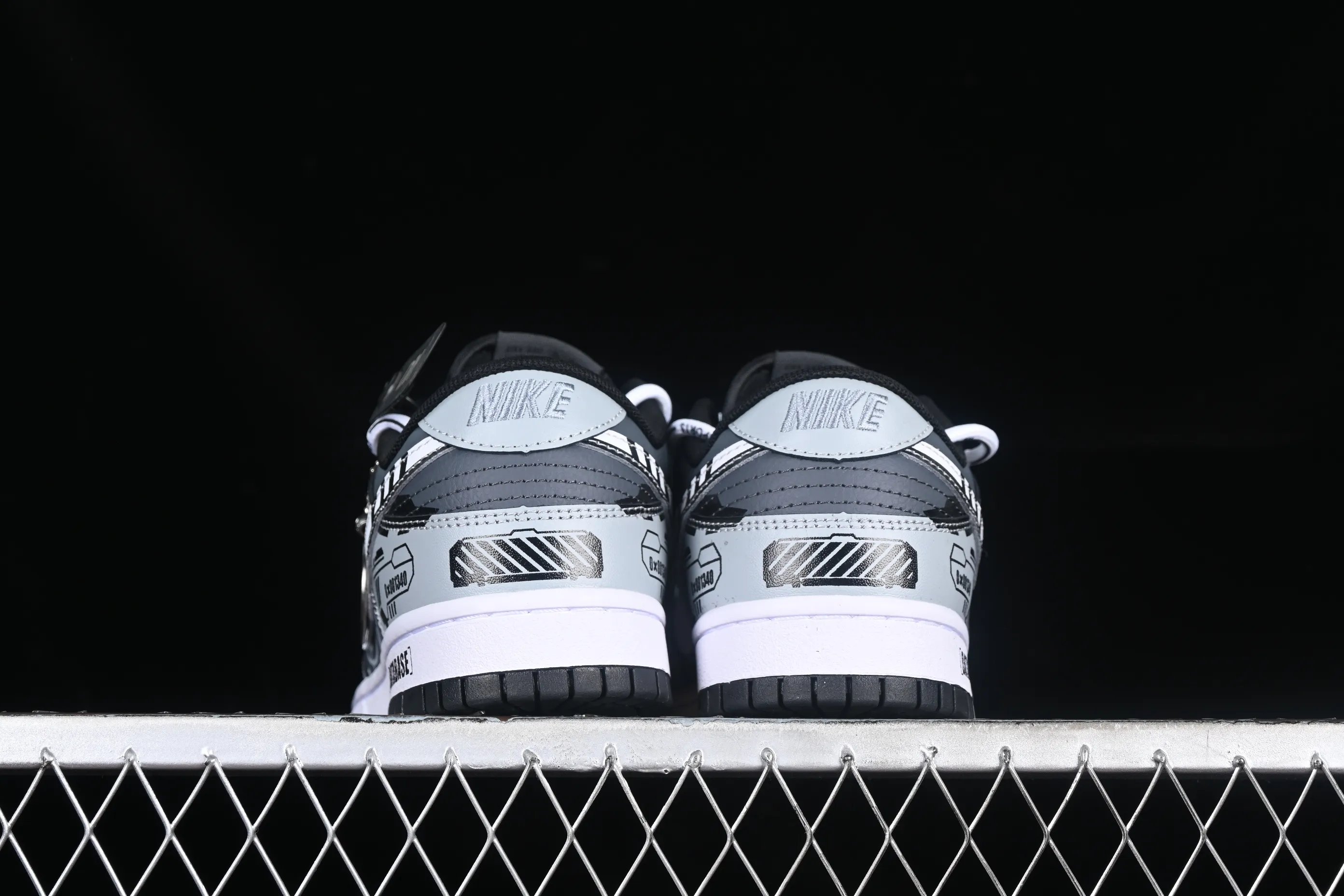 All Categories Nk SB Dunk Series Nk SB Dunk Low Low-top sneakers Special offer Nk Dunk Low Space-time Machinery Hand-painted spray painting SB deconstructed shoelaces low-top casual sneakers DJ6188-002